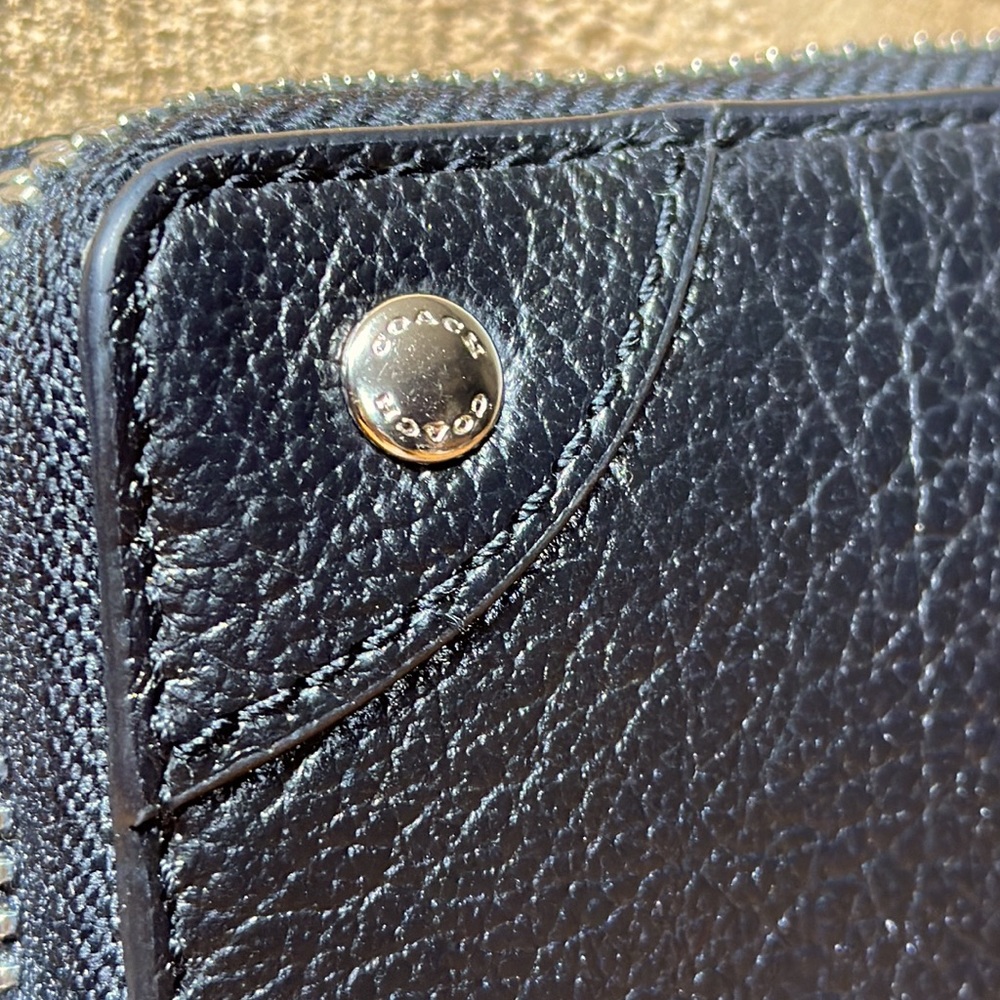 COACH Mickie Accordion Zip Wallet in Black Grain Leather - Picture 4 of 16
